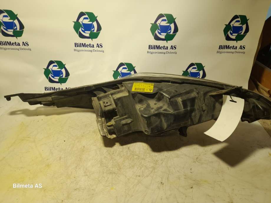 Frontlykt venstre halogen til Ford Fiesta 2008-2012 (Type VI, Fase 1)  (|8a6113w030cg)