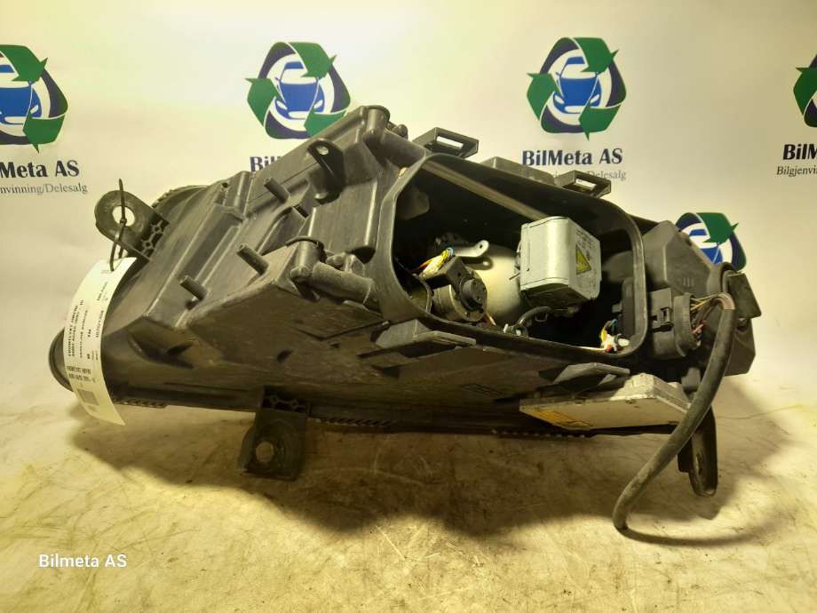 Frontlykt høyre xenon til Audi A6 2005-2008 (Type III, Fase 1) (C6) (C6)
