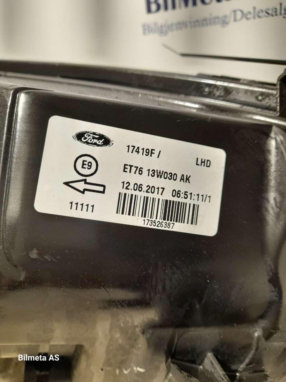 Frontlykt venstre halogen til Ford Transit Courier 2014-2018 (Type I, Fase 1)  (|et7613w030ak)