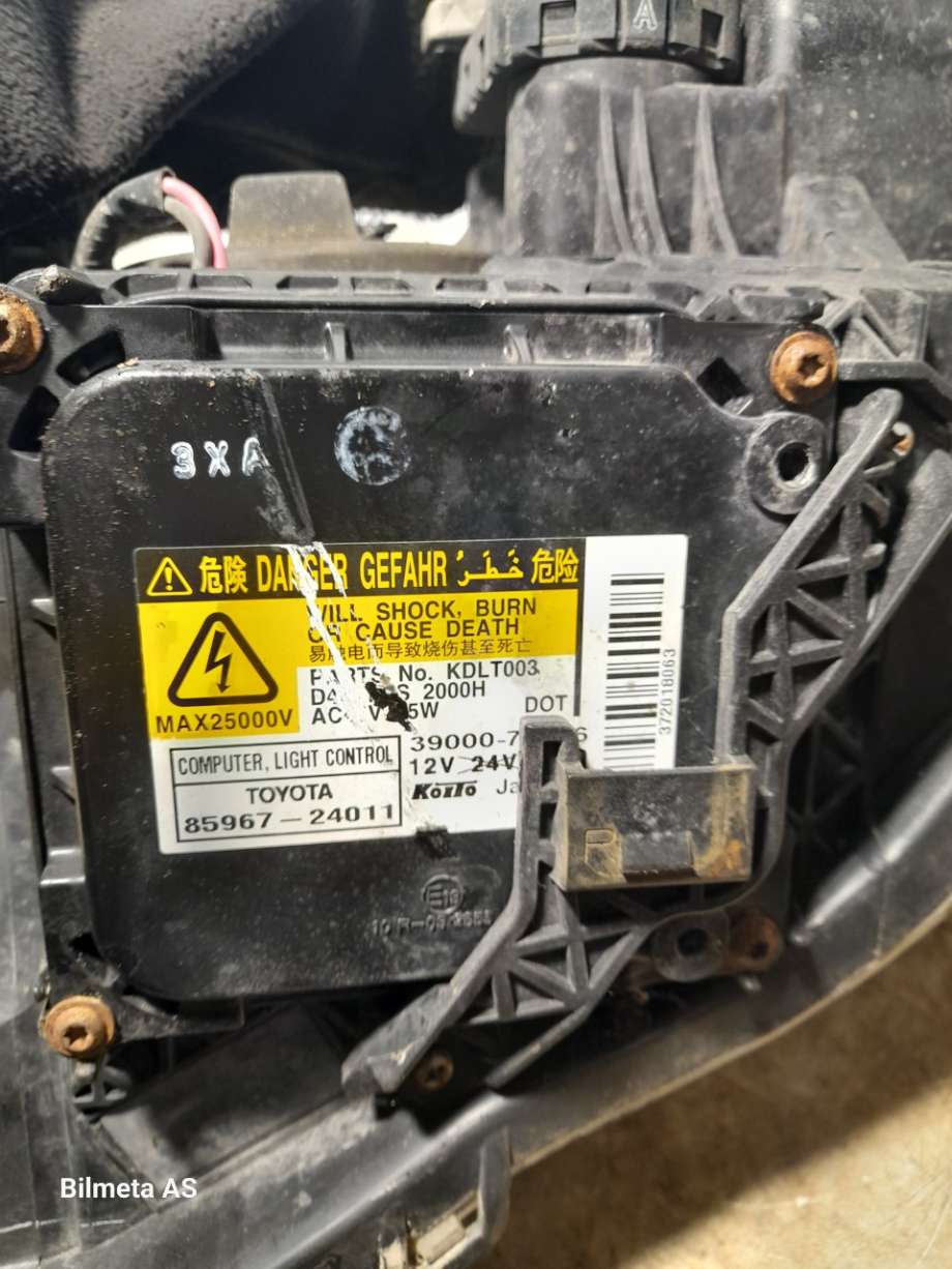 Frontlykt høyre xenon til Toyota Avensis 2003-2008 (Type II)  