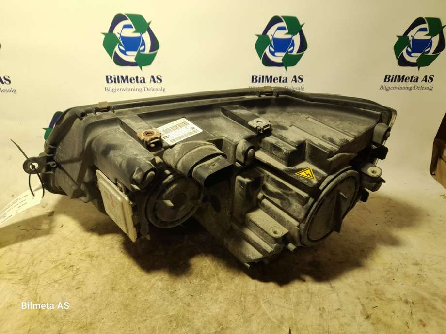 Frontlykt høyre xenon til VW Transporter / Caravelle 2003-2009 (Fase 1) (T5) (T5) (|7E5941016)