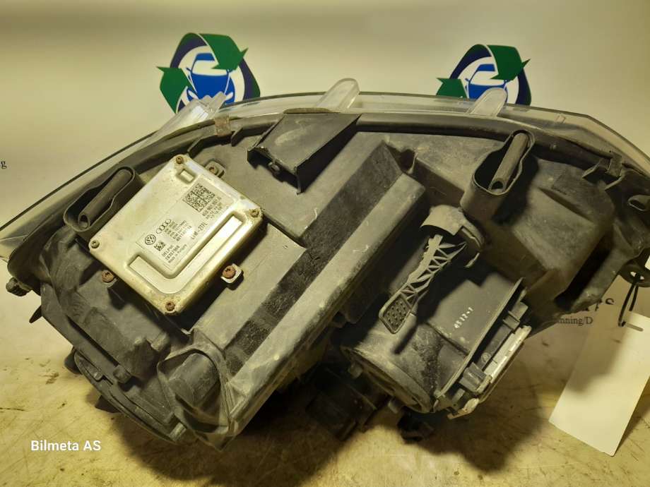 Frontlykt høyre xenon til VW Transporter / Caravelle 2003-2009 (Fase 1) (T5) (T5) (|7E5941016)
