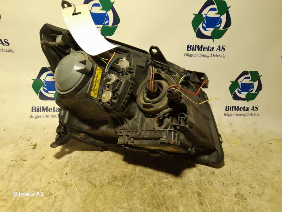 Frontlykt venstre xenon til Toyota Avensis 2003-2008 (Type II)  