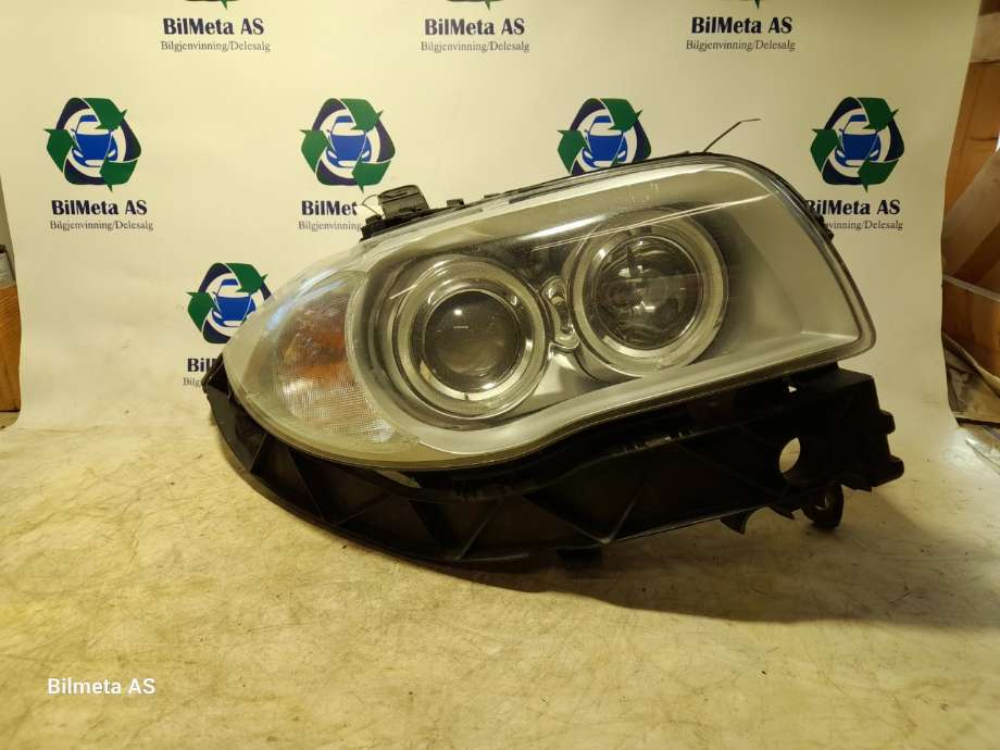 Frontlykt høyre xenon til BMW 1-Serie 2004-2011 (E81/E82/E87/E88) (E81/E82/E87/E88) (|63126924490)