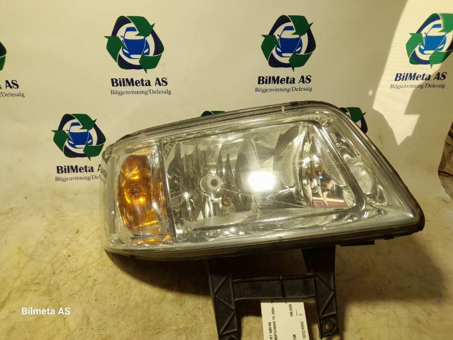 Frontlykt høyre halogen til VW Transporter / Caravelle 2003-2009 (Fase 1) (T5) (T5)