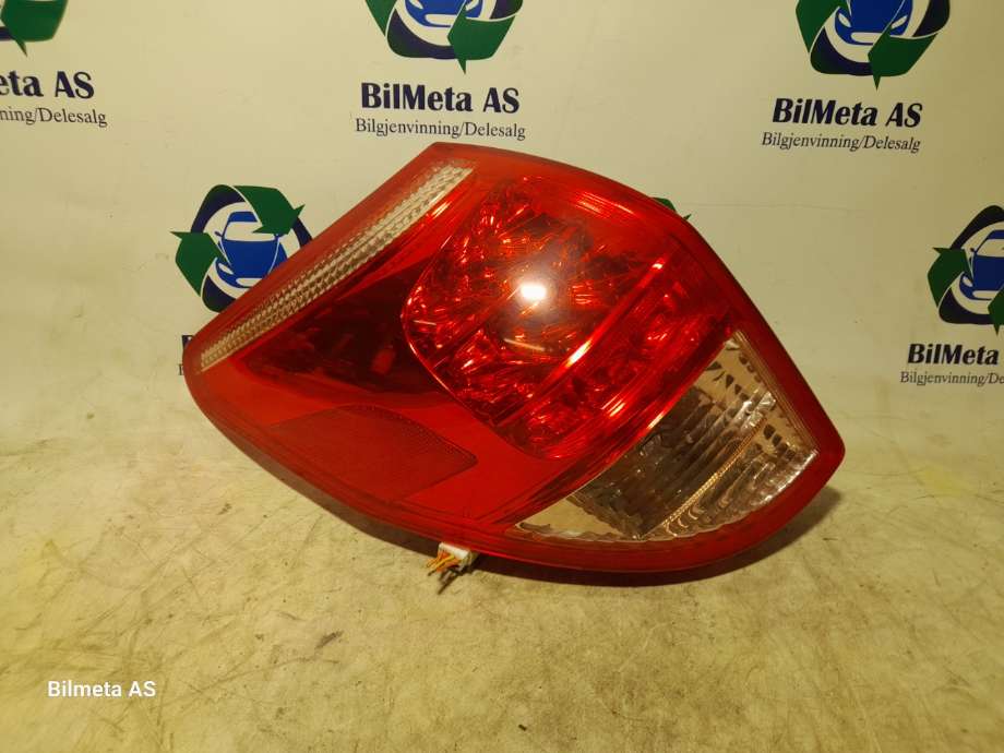 Baklykt venstre til Toyota RAV4 2006-2009 (Type III, Fase 1)