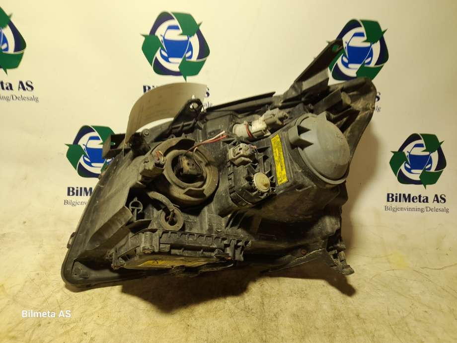 Frontlykt høyre xenon til Toyota Avensis 2003-2008 (Type II)