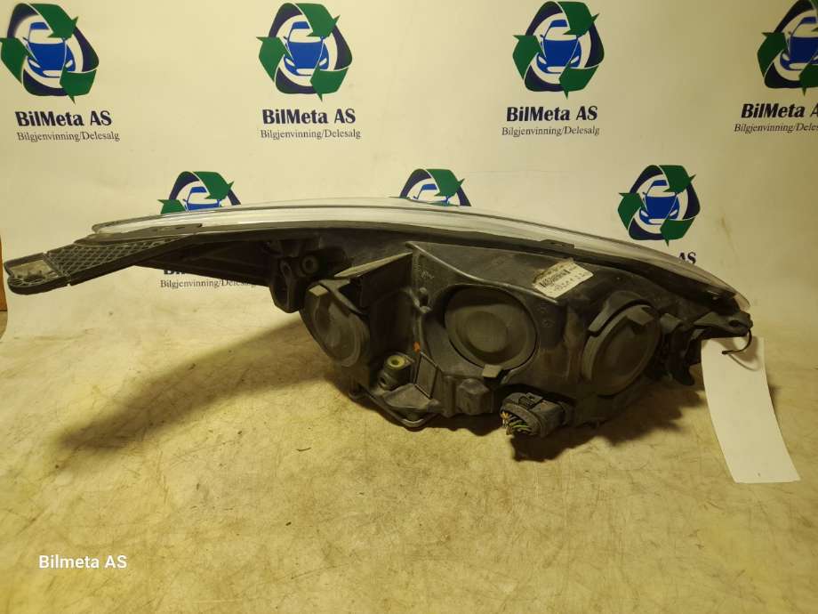 Frontlykt venstre xenon til Ford Focus 2011-2014 (Type III, Fase 1)  (|bm5113d155ag)