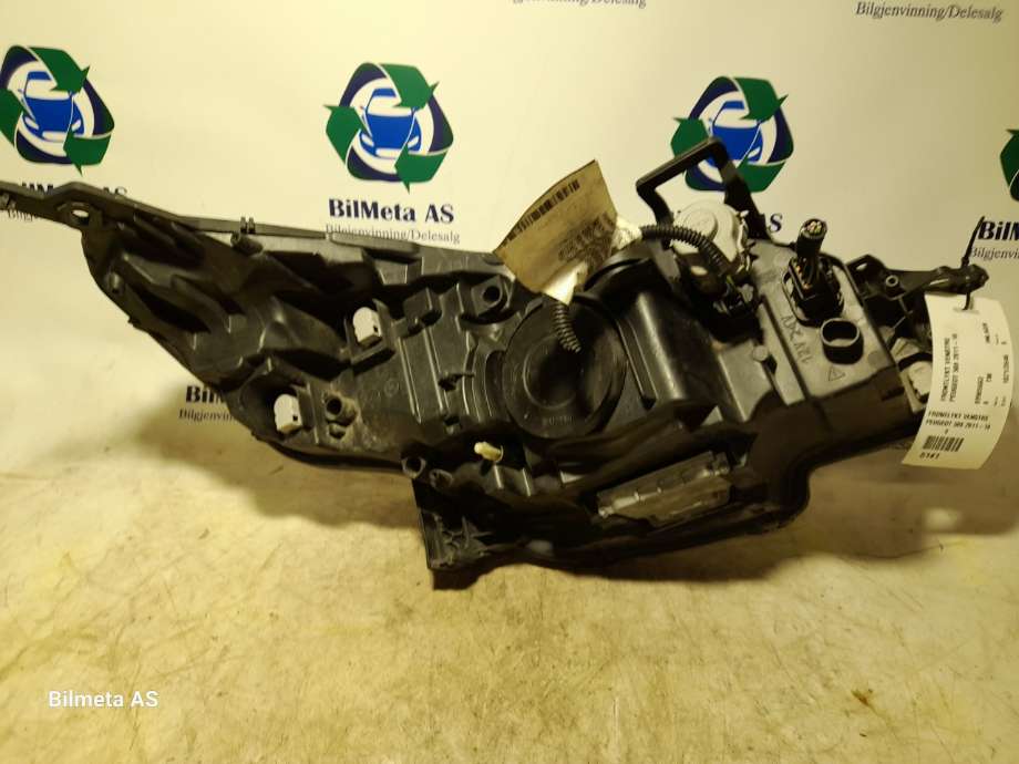 Frontlykt venstre xenon til Peugeot 508 2011-2014 (Type I, Fase 1)  (|89905663)