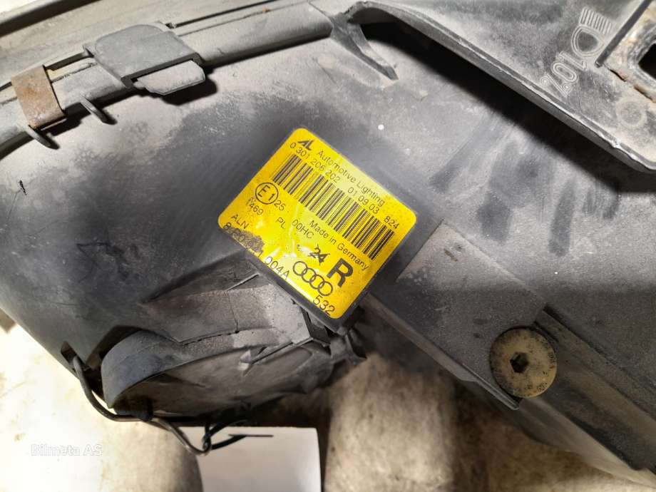 Frontlykt høyre halogen til Audi A3 2003-2008 (Type II, Fase 1)  (|8p0941004a)