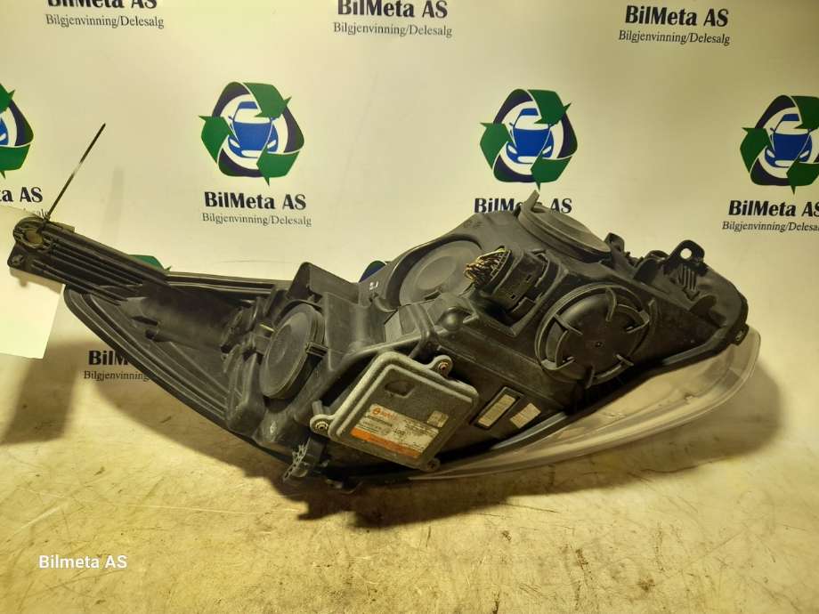 Frontlykt venstre xenon til Ford Focus 2011-2014 (Type III, Fase 1)  (|bm5113d155aj)