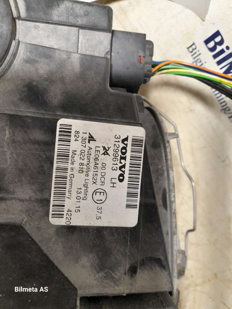 Frontlykt venstre xenon til Volvo V50 2007-2012 (Fase 2)  (|31299613)