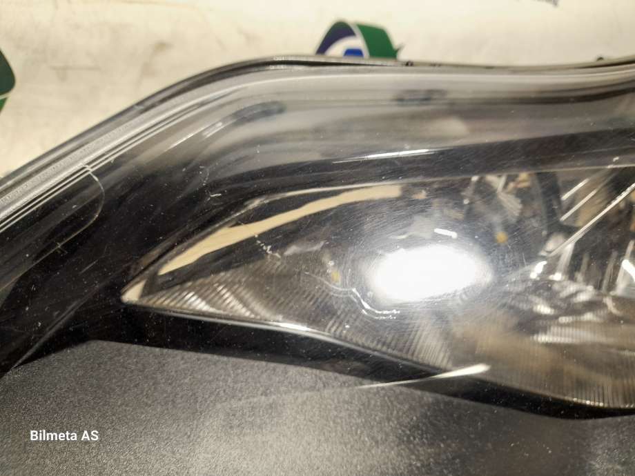 Frontlykt venstre halogen til Ford Focus 2011-2014 (Type III, Fase 1)  (bm5113w030|)