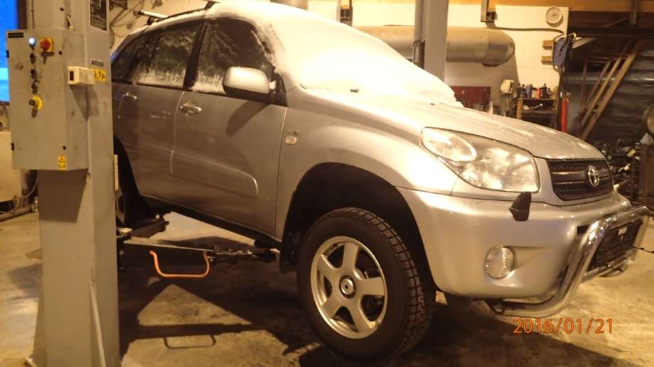 Toyota RAV4 2000-2006 (Type II) delebil , Motorkode: , Girkassekode: 