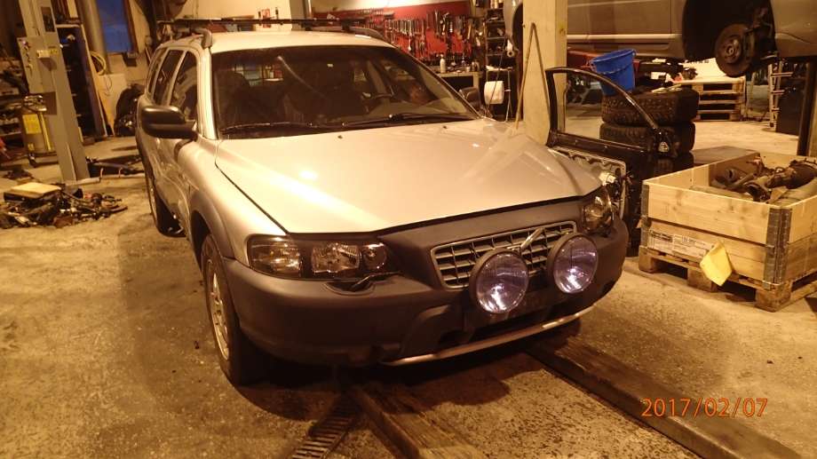 Volvo XC70 2001-2004 (Type I, Fase 1) , Motorkode: , Girkassekode: 