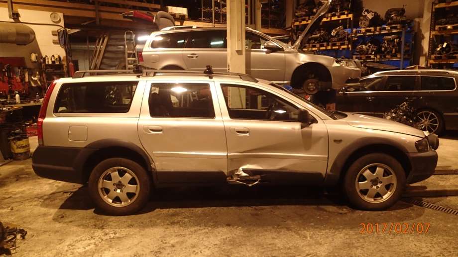 Volvo XC70 2001-2004 (Type I, Fase 1) , Motorkode: , Girkassekode: 