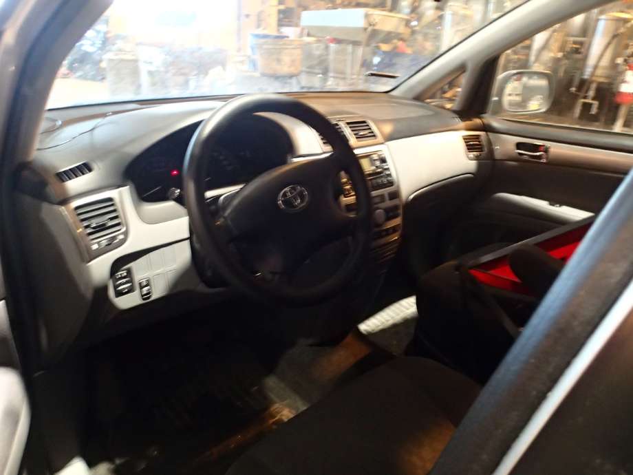 Toyota Avensis, Verso 2001-2009 , Motorkode: 1AZ-FSE, Girkassekode: 