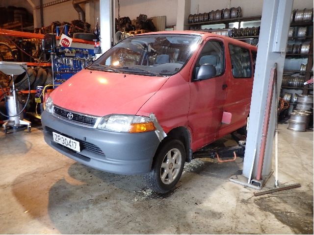 Toyota Hiace 1996-2001 (Fase 1) delebil , Motorkode: 2L-T, Girkassekode: 