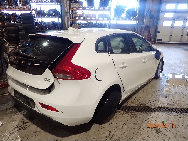 Volvo V40 2012-2019 , Motorkode: D4162T, Girkassekode: 36013602