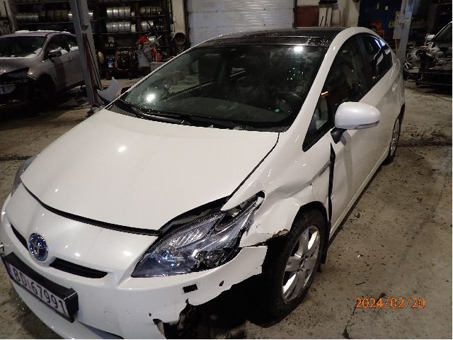 Toyota Prius 2009-2016 (Type III) (COMBI) (COMBI), Motorkode: 2ZR-FXE, Girkassekode: 3090047060
