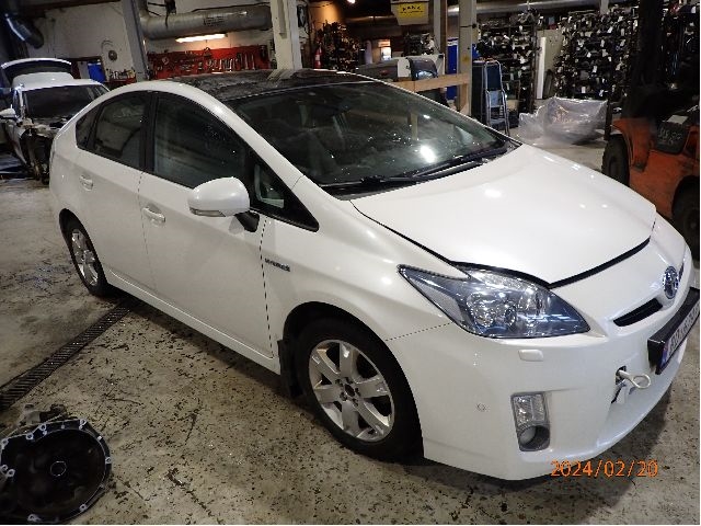 Toyota Prius 2009-2016 (Type III) (COMBI) (COMBI), Motorkode: 2ZR-FXE, Girkassekode: 3090047060