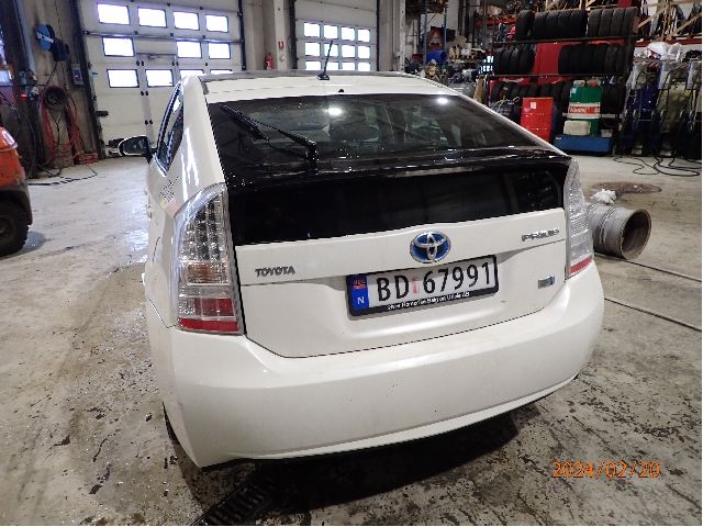 Toyota Prius 2009-2016 (Type III) (COMBI) (COMBI), Motorkode: 2ZR-FXE, Girkassekode: 3090047060