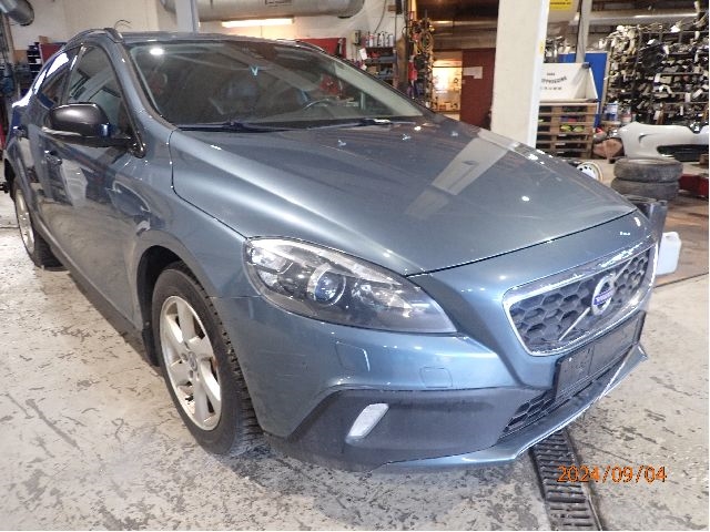 Volvo V40 2012-2019 , Motorkode: D4162T, Girkassekode: 