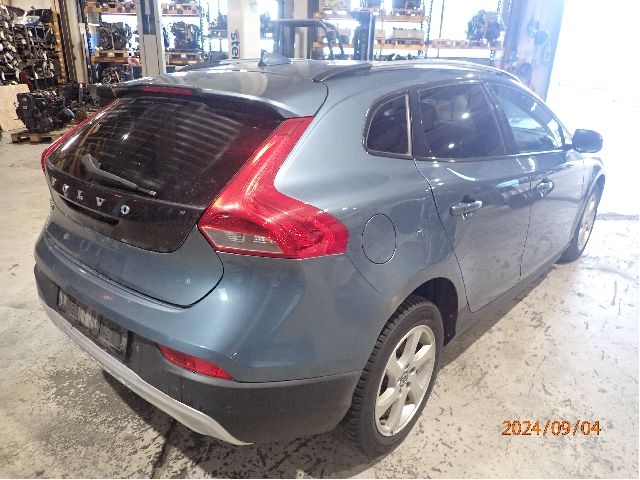 Volvo V40 2012-2019 , Motorkode: D4162T, Girkassekode: 