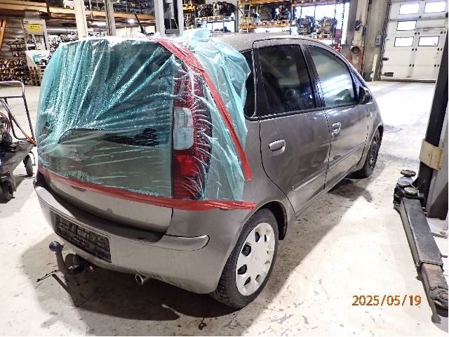 Mitsubishi Colt 2004-2008 (Type VII, Fase 1) , Motorkode: MN195772, Girkassekode: mn902960