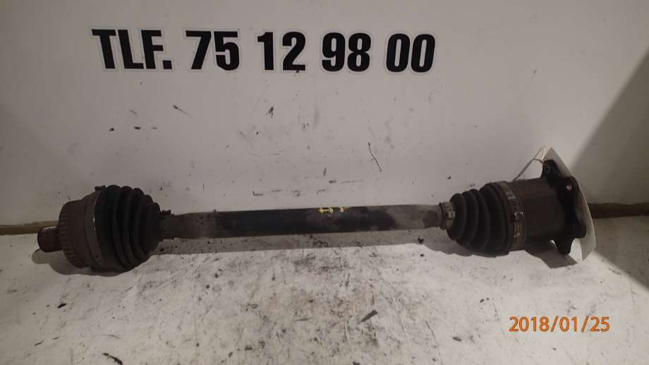 Drivaksel venstre foran til Audi A4 2004-2008 (Type III) (B7) (B7) (2,0 TDI Quatro||8E0407271AR)