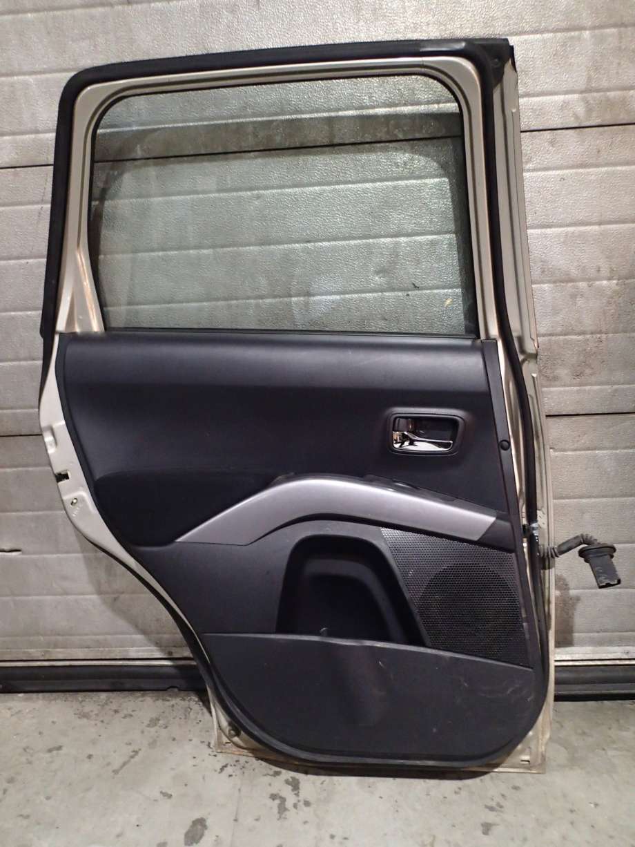 Dør venstre bak til Mitsubishi Outlander 2007-2010 (Type II, Fase 1) (2,0 DI-D|)