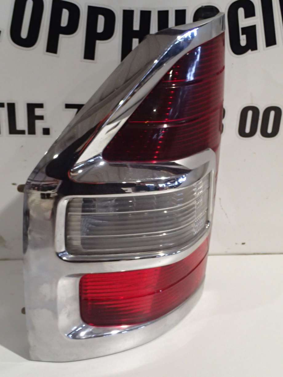 Baklykt venstre til Mitsubishi Pajero 2000-2006 (Type III)  (3,2 D STV|)