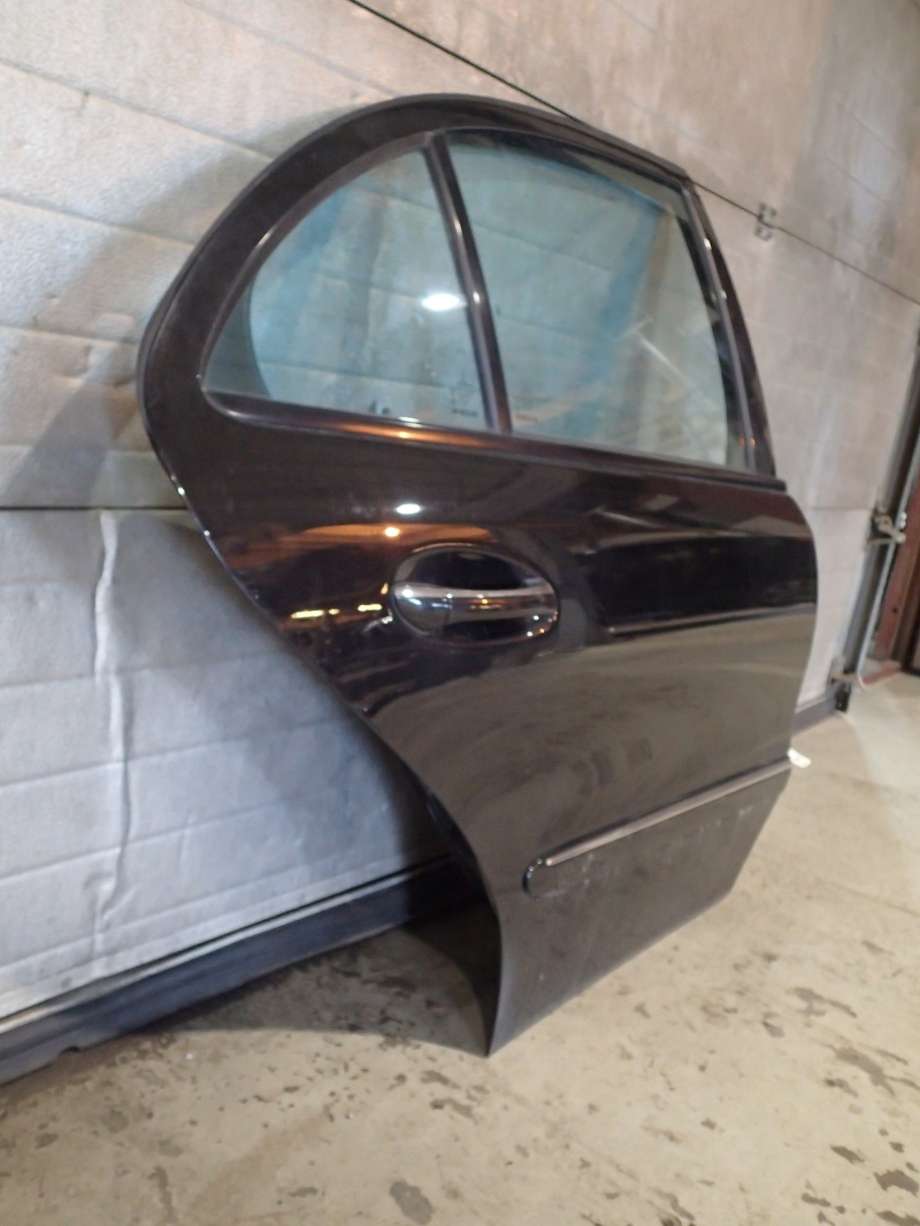 Dør høyre bak til Mercedes E-Klasse 2006-2009 (Fase 2) (W211) (W211) (E 220 CDI automat|A2117300205|)