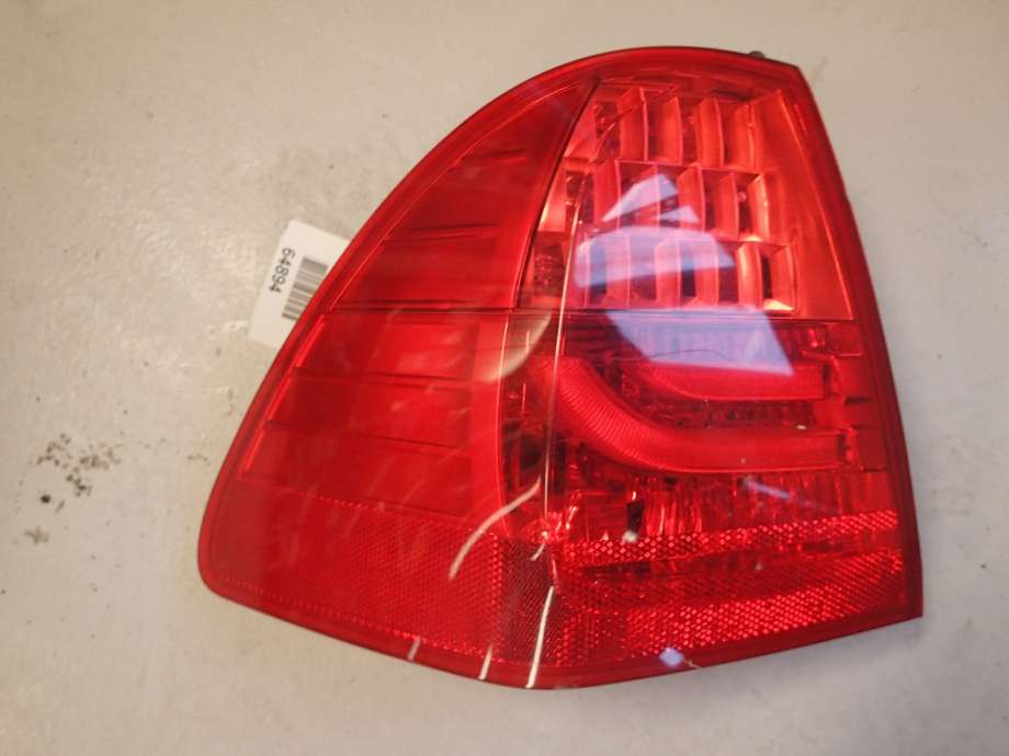 Baklykt venstre til BMW 3-Serie, 2005-2011 (E90/E91/E92/E93) (E90/E91/E92/E93) (318 i st vogn|)