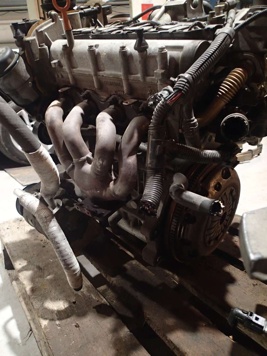 Motor bensin til Audi A3 2003-2008 (Type II, Fase 1)  (1,6 FSI|03C100035D||BLP)