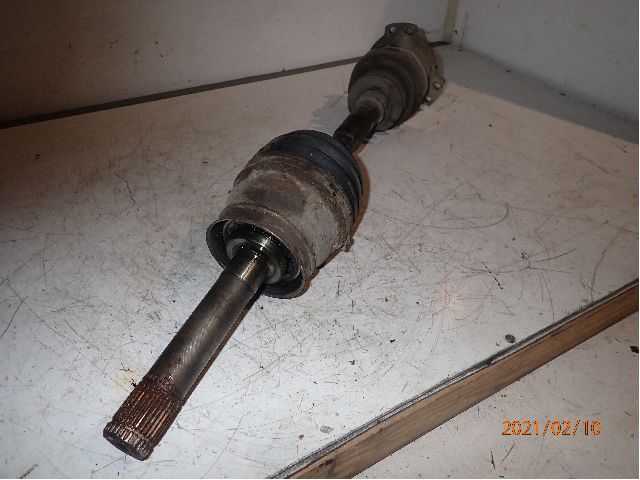 Drivaksel venstre foran til Nissan King Cab 2002-2011 (Fase 2) (D22/NP300) (D22/NP300) (2,5 D    4x4|391002S660|)