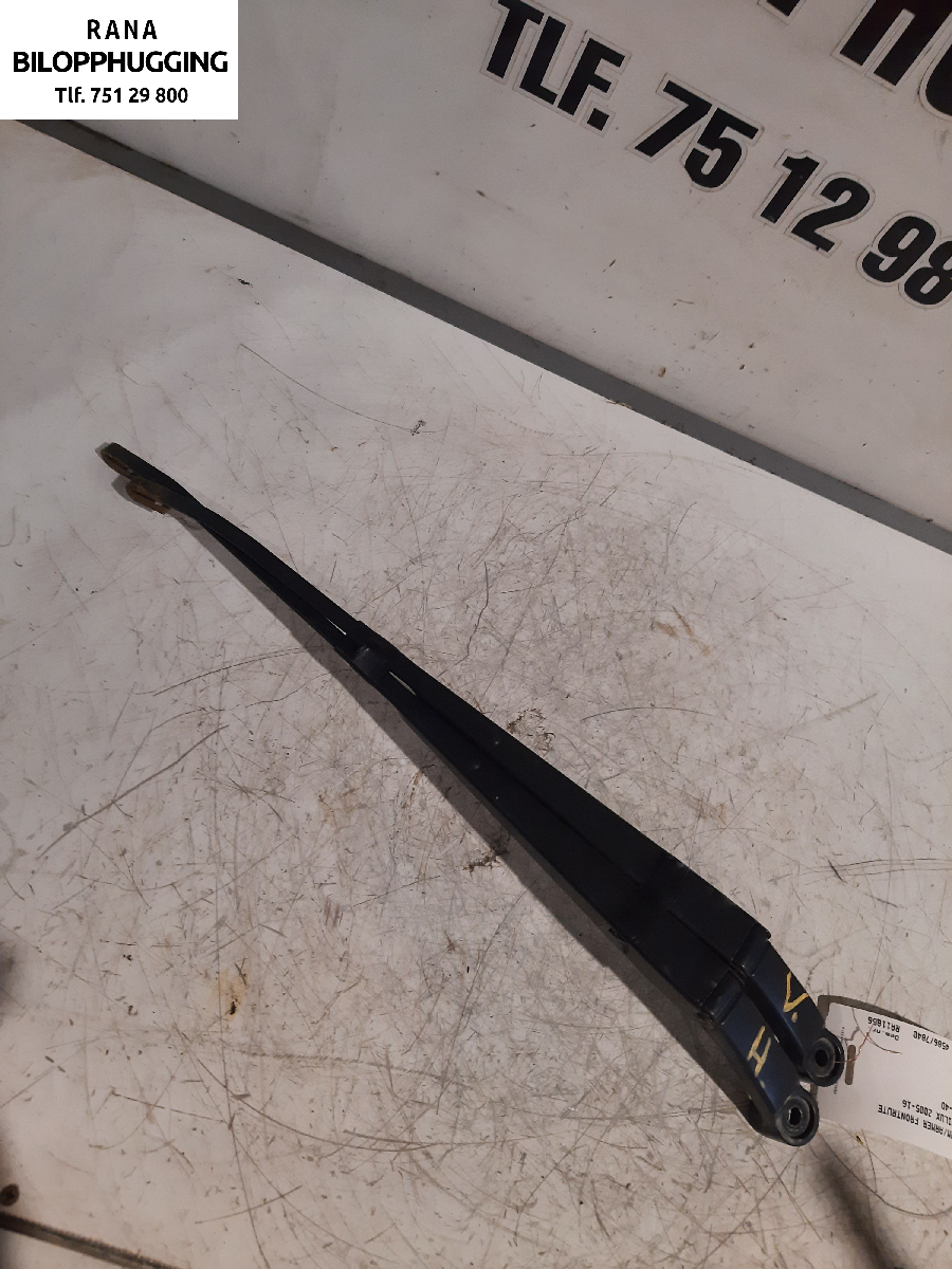 Viskerarmer frontrute til Toyota Hilux, 2006-2011 (2,5 D-4D|)