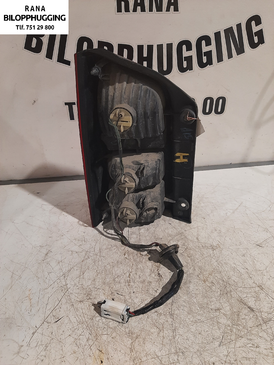 Baklykt høyre til Nissan Pathfinder 2005-2010 (Fase 1) (R51) (R51) (2,5 dCI  DCI    YD25|26550EB300|)