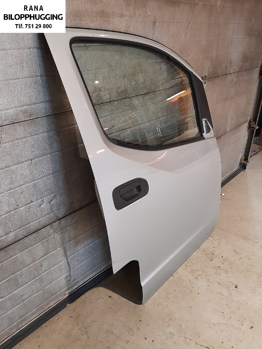 Dør høyre foran til Nissan NV200 2010-2019  (NV 200 EVALIA  VARE|)