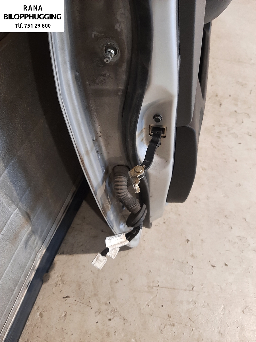 Dør høyre foran til Nissan NV200 2010-2019  (NV 200 EVALIA  VARE|)