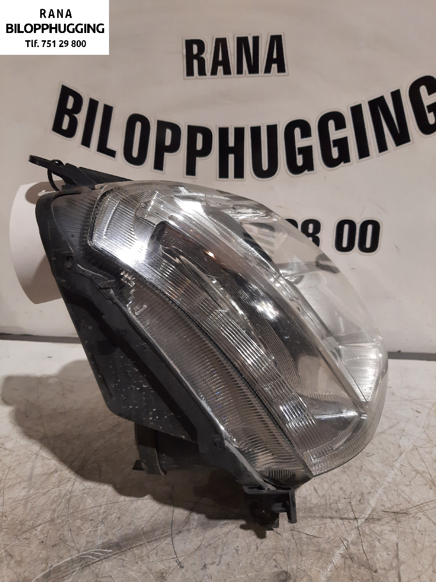 Frontlykt høyre xenon til Opel Meriva A 2003-2010 (1,3 CDTI|)