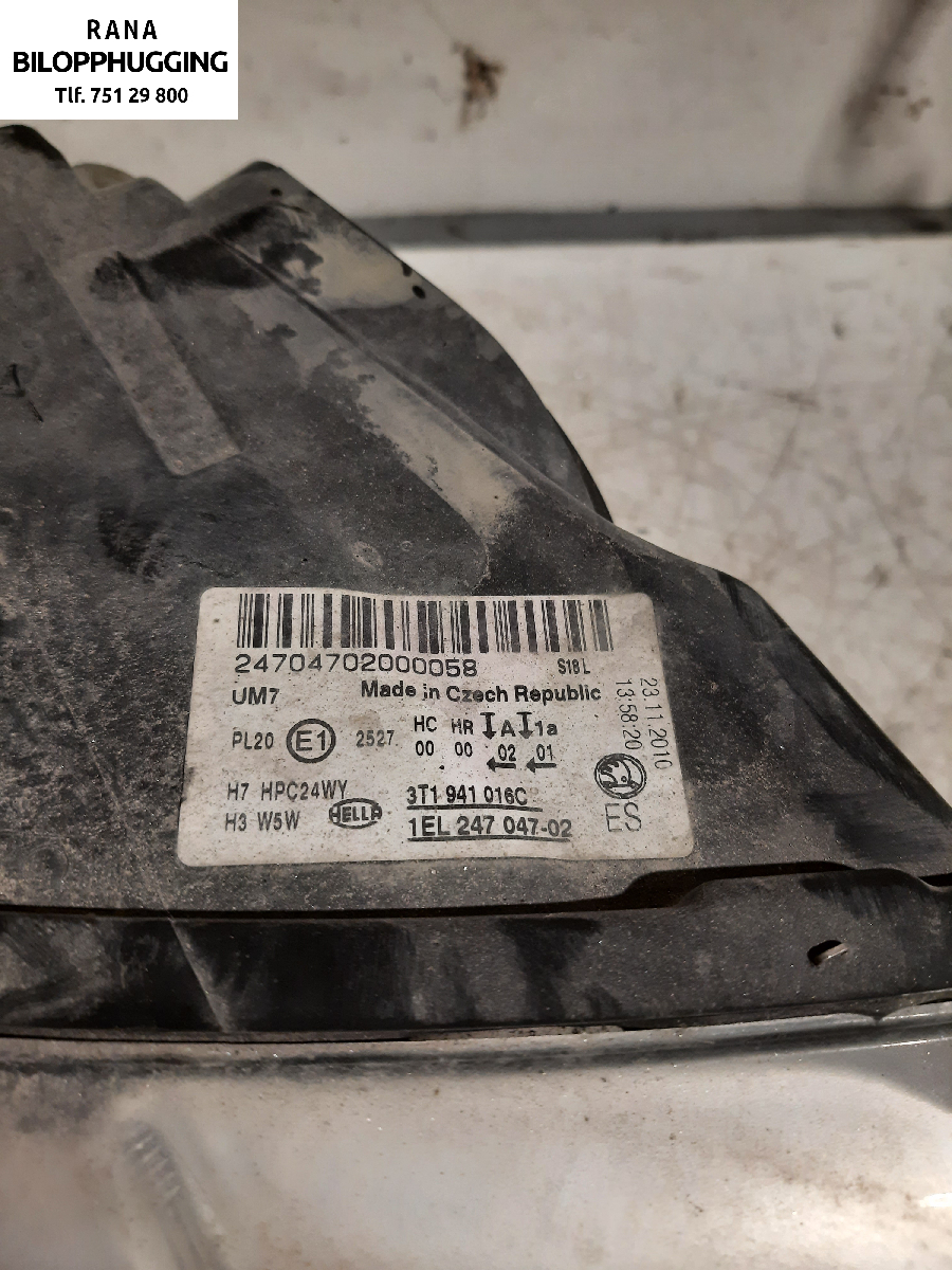 Frontlykt høyre halogen til Škoda Superb 2008-2015 (Type II) (1,6 TDI CAYC|3T1941018C||3T1941016C)