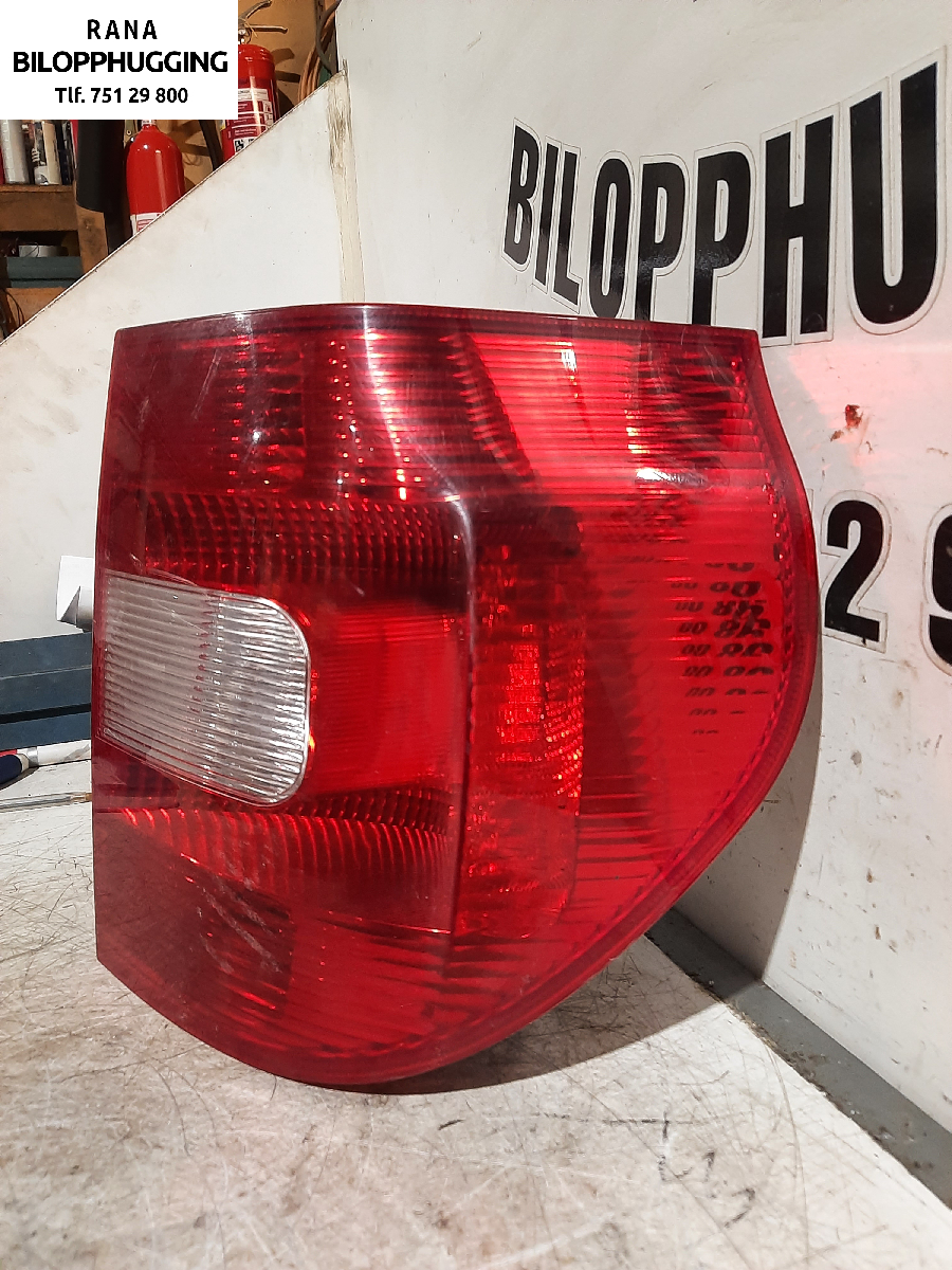 Baklykt høyre til Škoda Yeti 2009-2013 (Fase 1)  (SKODA|5L0945112|)