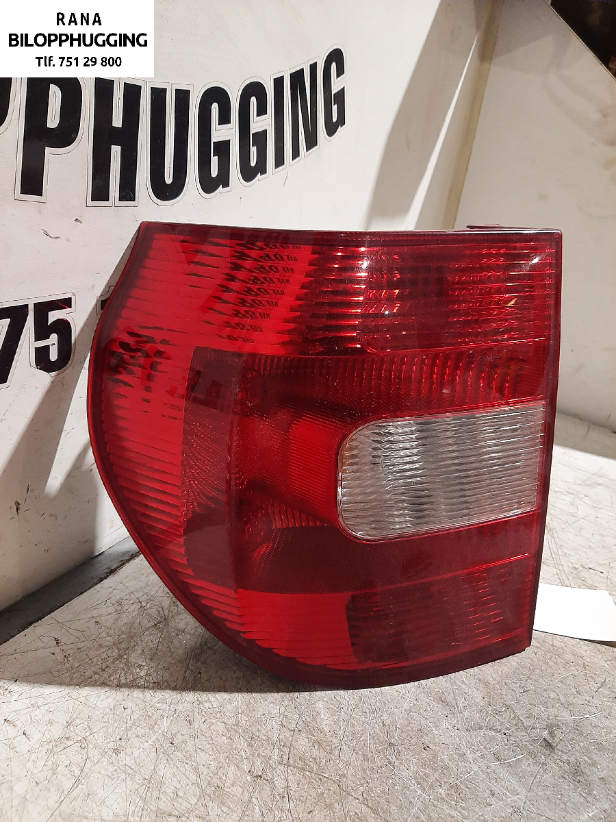 Baklykt venstre til Škoda Yeti 2009-2013 (Fase 1)  (SKODA|5L0945111|)