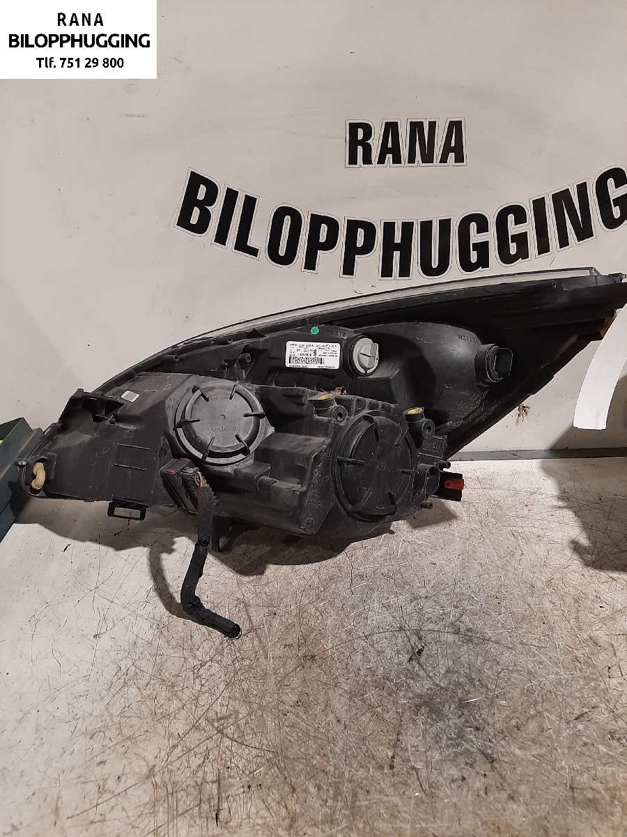 Frontlykt høyre halogen til Opel Meriva B 2010-2017  (OPEL|13305777||VP9PMX13005CD)