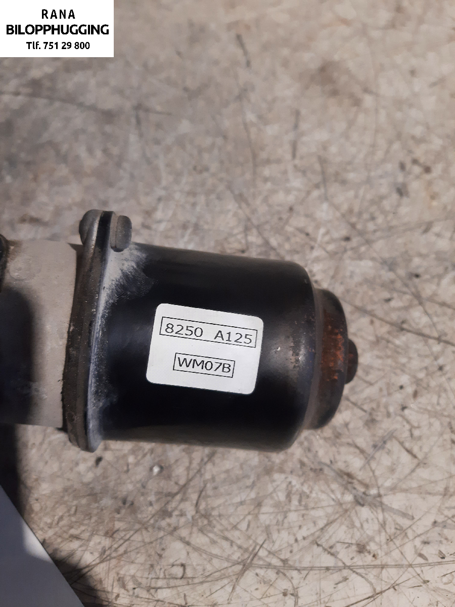 Viskermotor frontrute til Mitsubishi L200 2006-2015 (Type IV)  (MITSUBISHI||8250A125)