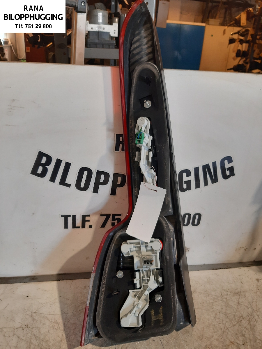 Baklykt høyre til Volvo V50 2004-2007 (Fase 1)  (VOLVO|30678751|)