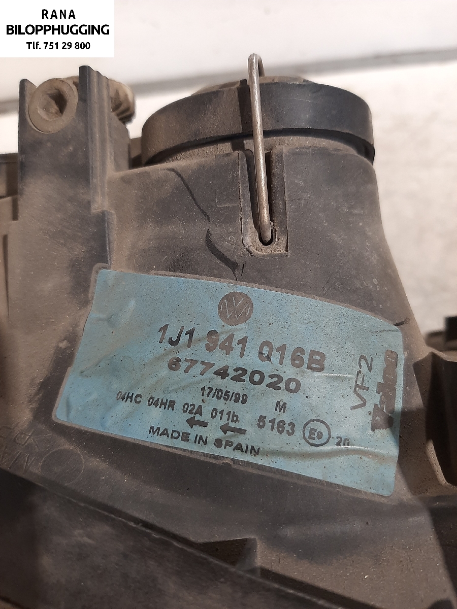 Frontlykt høyre halogen til VW Golf IV 1998-2003 (1,8 4 motion|)