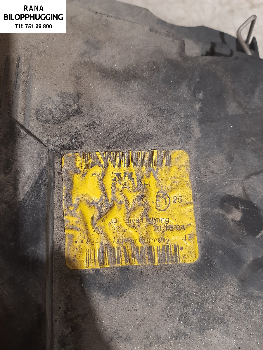 Frontlykt høyre halogen til Volvo S40 2004-2007 (Type II, Fase 1)  (S40 II T5||30698874 R)