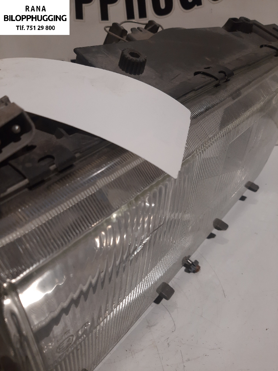 Frontlykt venstre halogen til Volvo 940 1990-1998